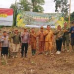 Kapolsek Sumay Tanam Jagung Serentak, di Areal PT ABT Desa Suo-Suo IMG-20250121-WA0055