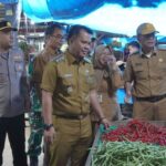 Jelang Ramadhan, Wakil Bupati Tebo Sidak Pasar Pantau Harga Kebutuhan Pokok FB_IMG_1740474809519