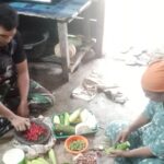 Ditengah Kesibukan, Anggota Satgas TMMD Sempatkan DiriĀ Bantu Orang Tua Asuh Memasak IMG-20250226-WA0096