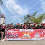 Meriahkan HUT ke-81 RI, PAC GRIB Jaya Rimbo Bujang Bagikan Ribuan Gelas Mineral dan Minuman Segar Kepada Peserta Pawai